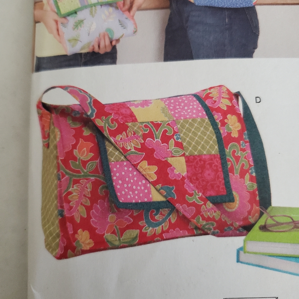 Simplicity Quilted Bags Sewing Pattern - Picture 2 of 4